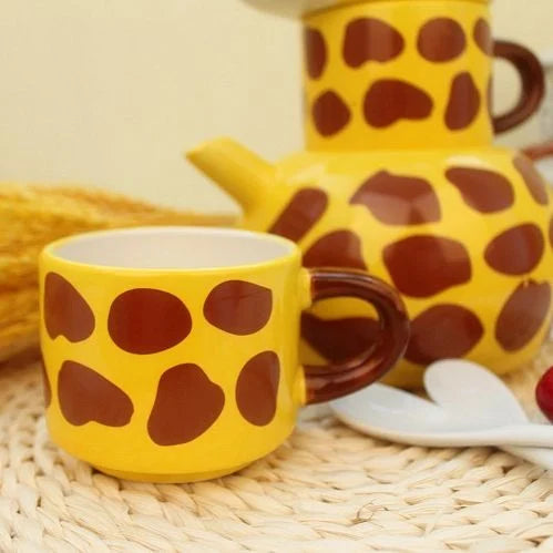 Alwht™ Giraffe Tea Kettle with 2 Tea Cups Set